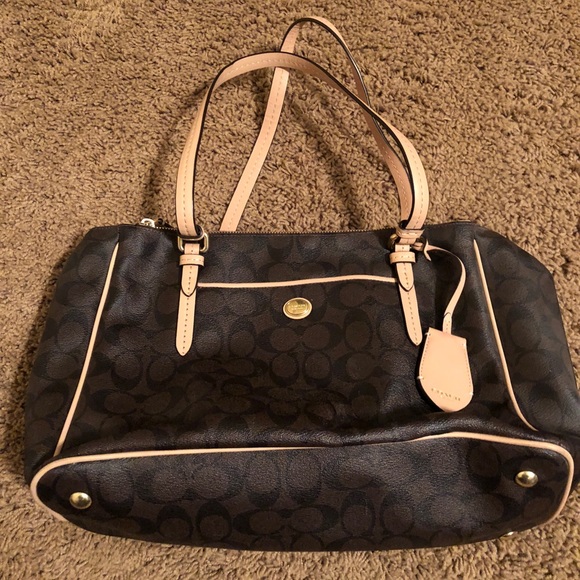 light tan purse
